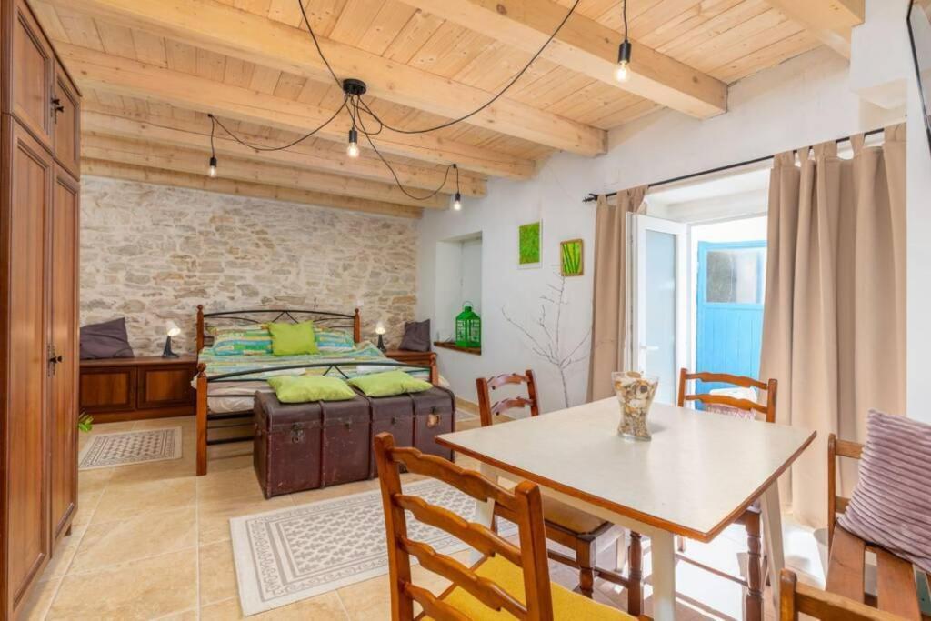 Villa Casa Di Pietra Matelici Divšići Exterior foto
