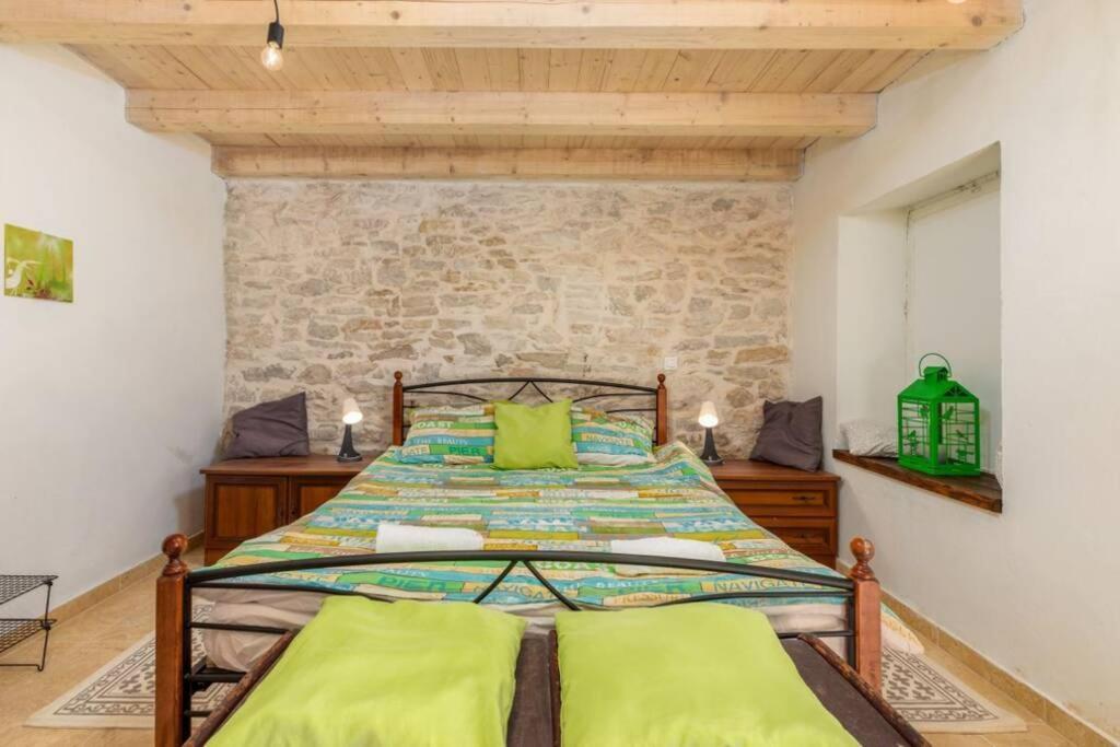 Villa Casa Di Pietra Matelici Divšići Exterior foto