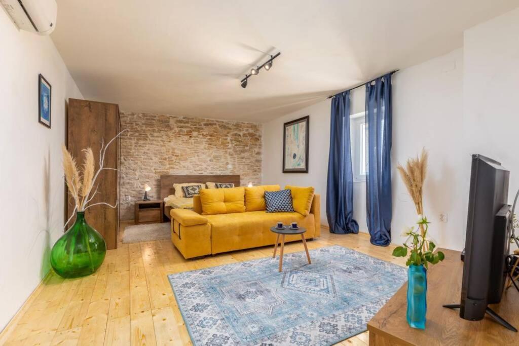 Villa Casa Di Pietra Matelici Divšići Exterior foto